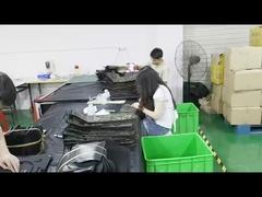 सुविधाजनक आउटडोर चार्जिंग के लिए पोर्टेबल फोल्डिंग सोलर पैनल हैंडबैग