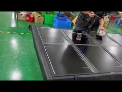 605*543*10 मिमी 2-फोल्ड फोल्डेबल सोलर चार्जर IP65 और अनुकूलित ETFE के साथ फोल्डिंग सोलर पैनल चार्जर