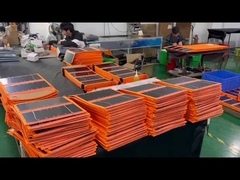 यात्रा के लिए 100W फोल्डेबल वाटरप्रूफ पोर्टेबल सोलर पैनल चार्जर IP65